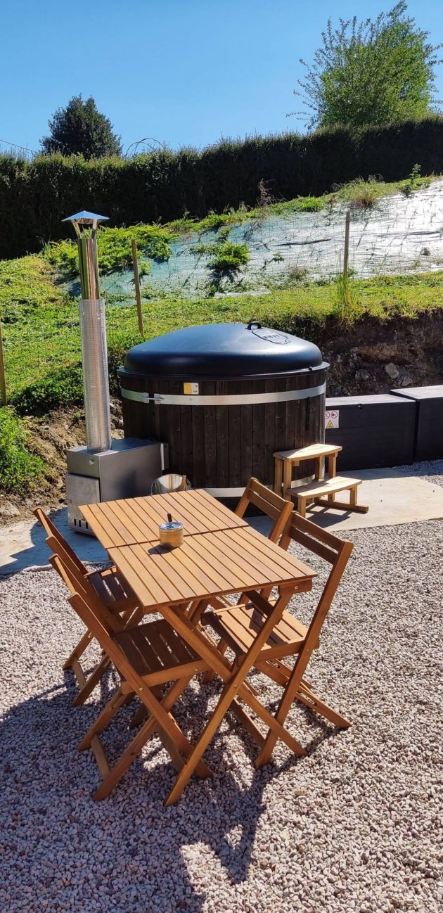 Maison avec bain nordique et étang privé – Image 20