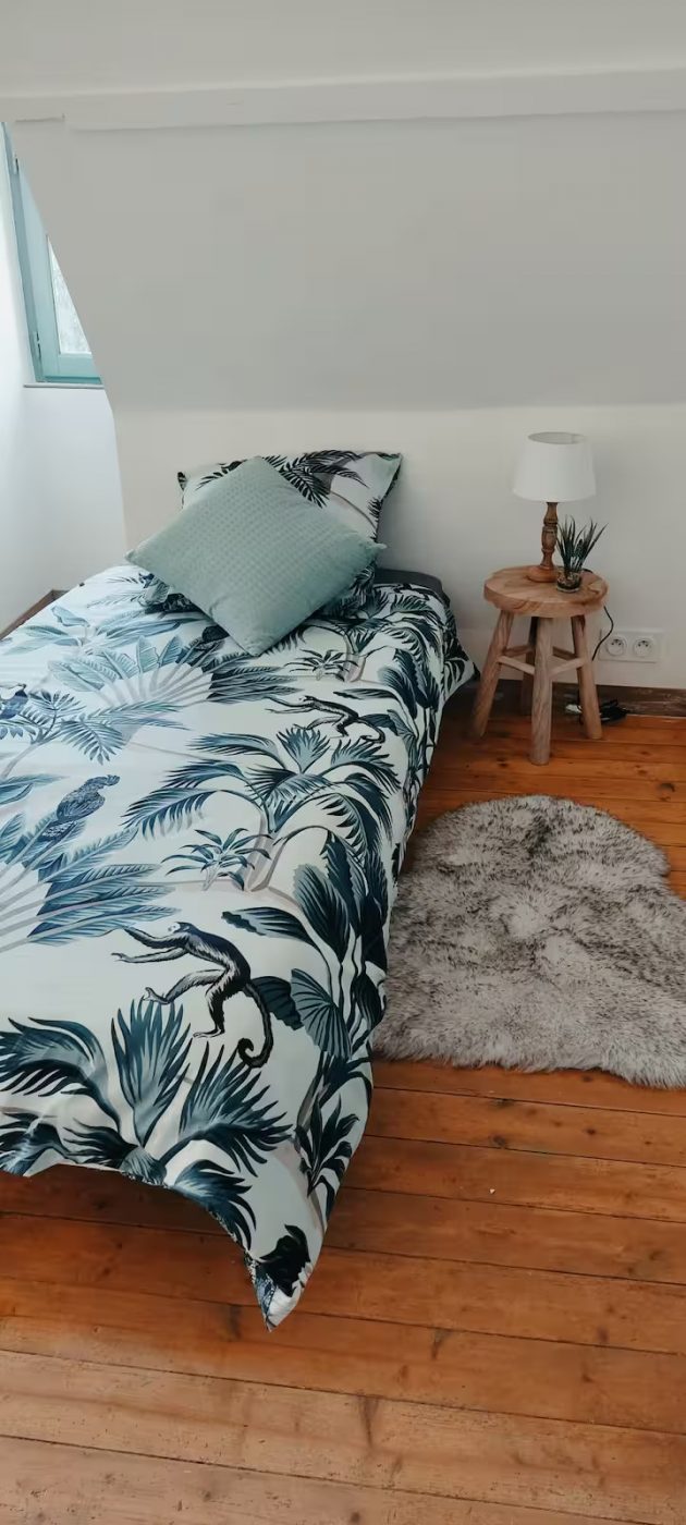 Maison avec bain nordique et étang privé – Image 13